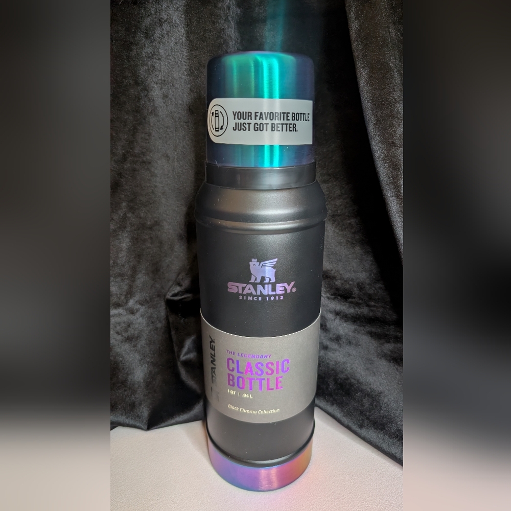 Stanley Black Chroma Collection Classic Bottle 1 Qt New Thermos No Dents